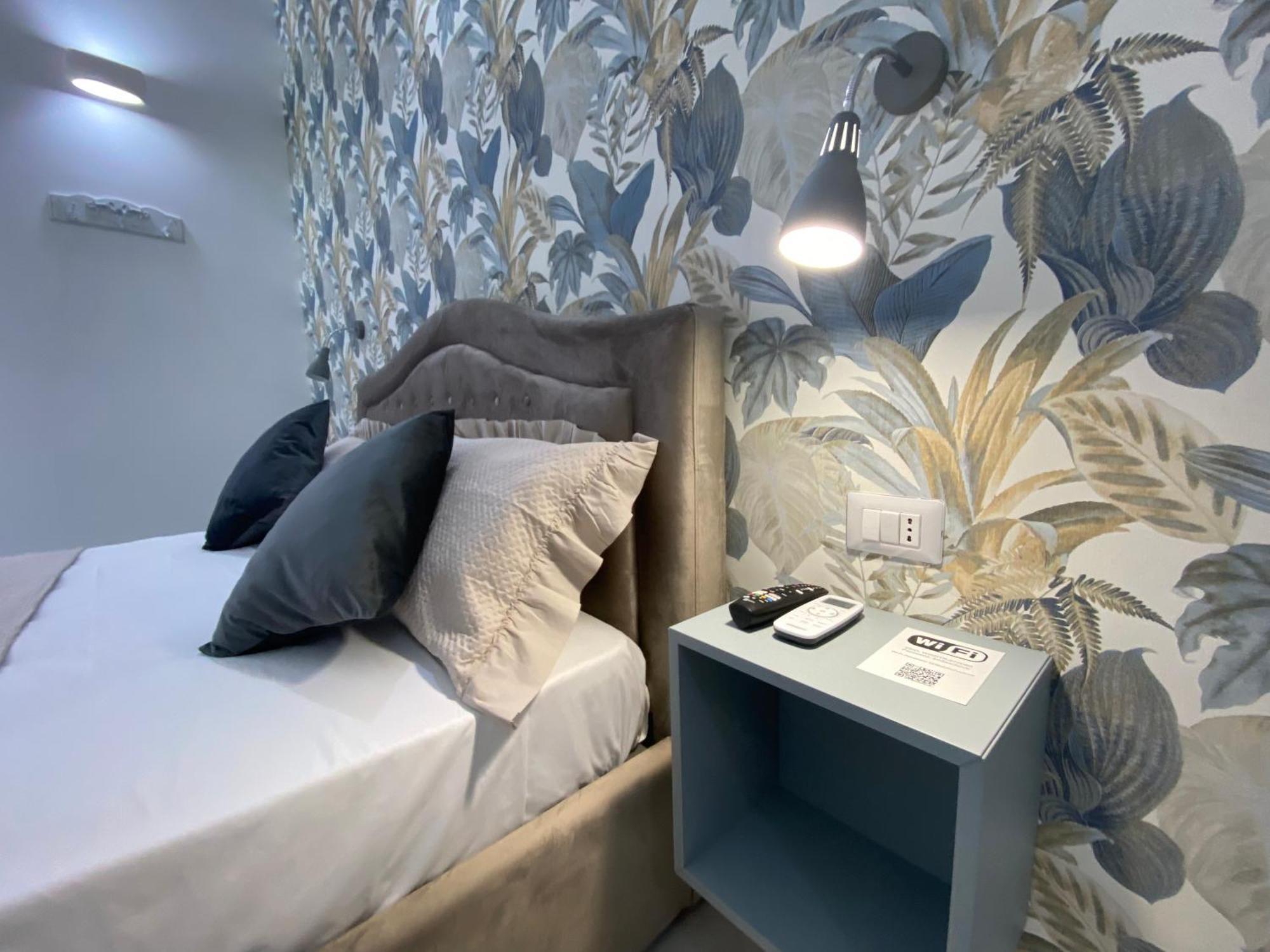 Hotel Ludben Dante à Naples Extérieur photo